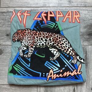 Def Leppard Rock Band Logo & Leopard Retro Short Sleeve T-Shirt Blue Large
